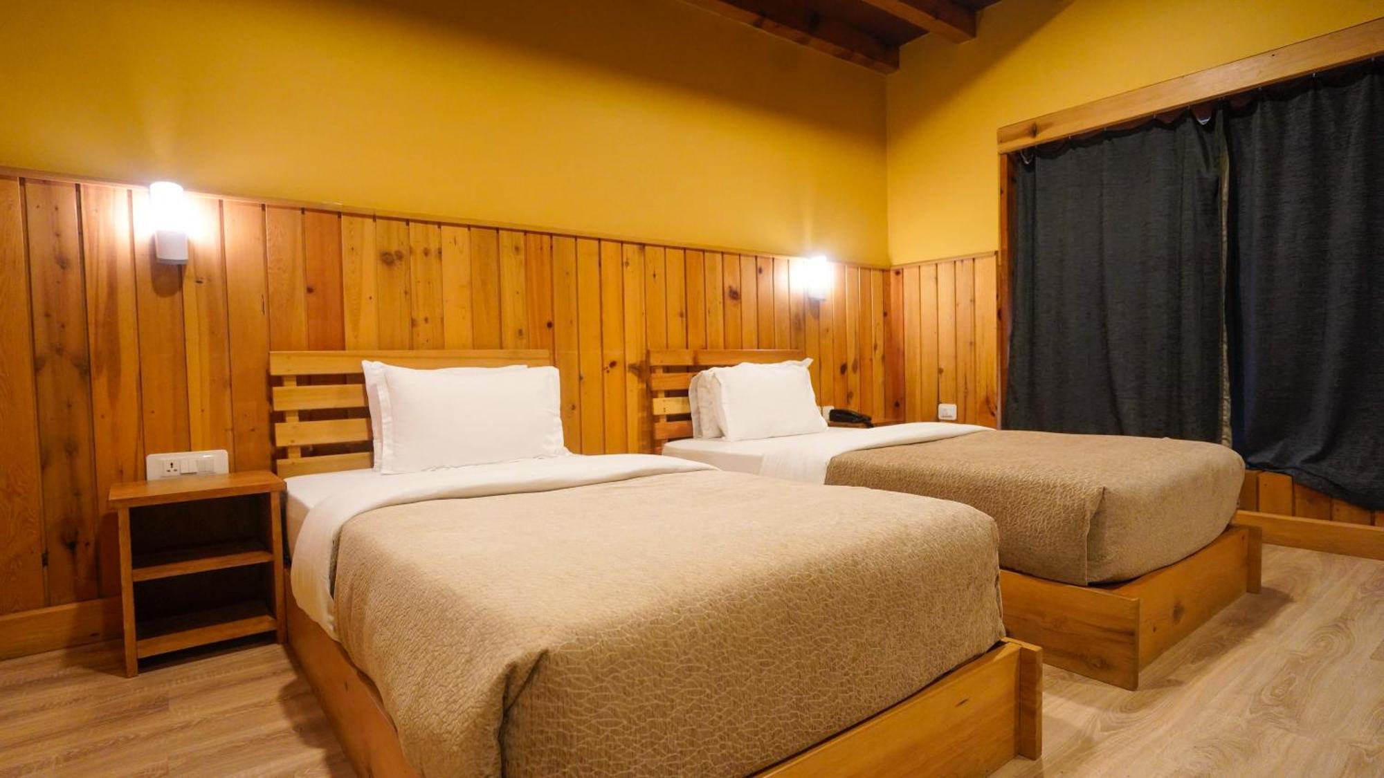 Rema Resort Paro Esterno foto